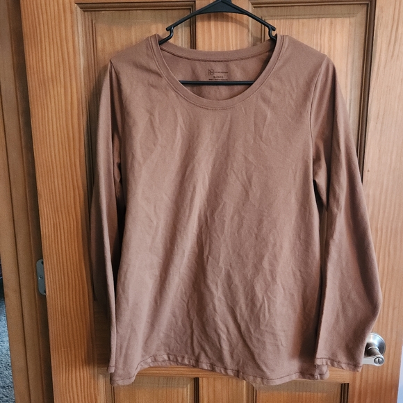 Camel colored long sleeve - Picture 1 of 2